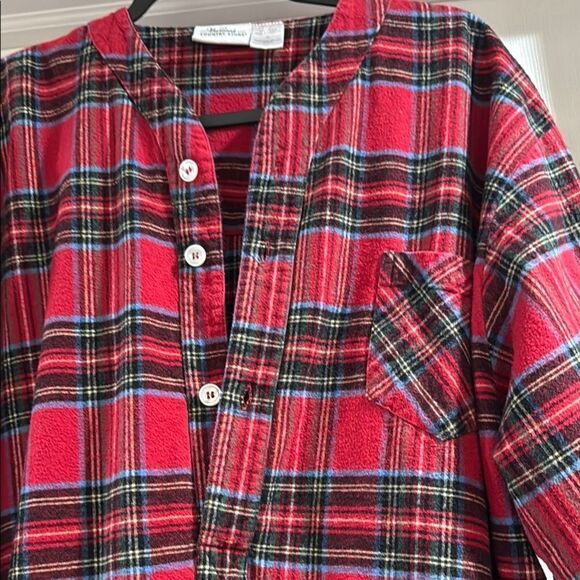 Red and Black Flannel sleep shirt - Picture 2 of 6